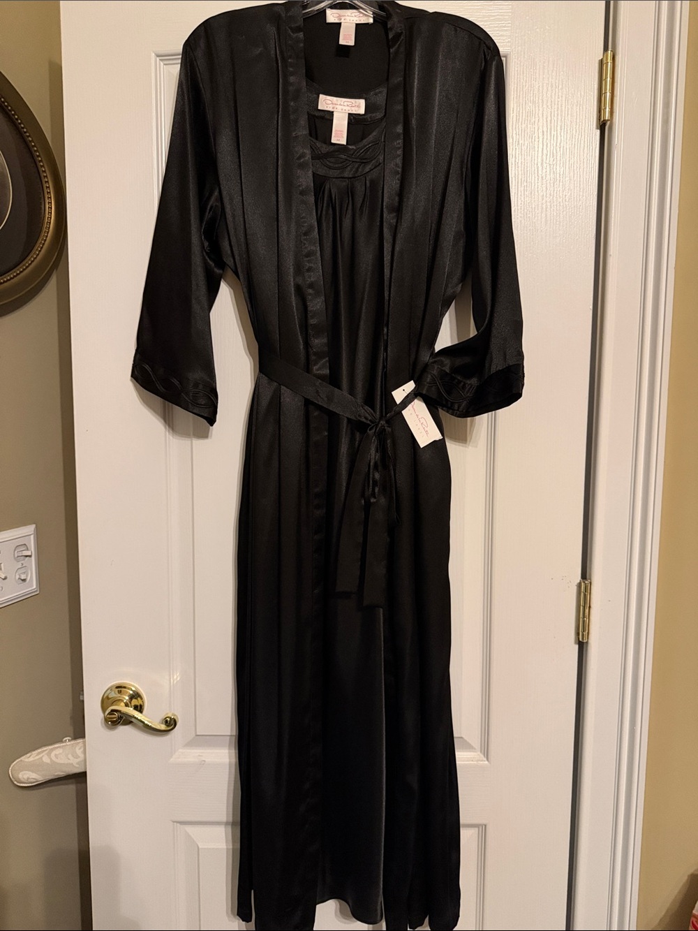 Oscar de la Renta Black Satin Robe and Slip Nightgown Set